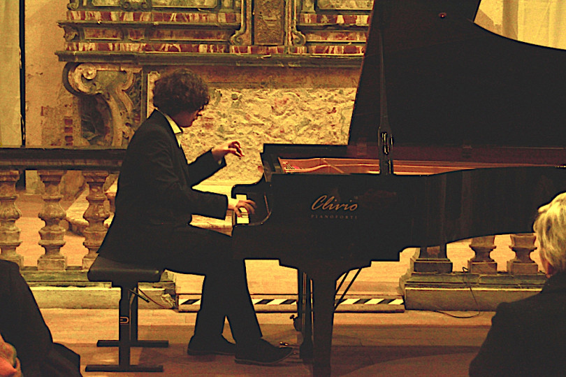 Monferrato Classic Festival e Maggiociondolo con il pianista Branzaglia